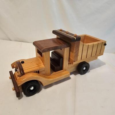 Wooden Dump Trucks, Flat Beds & More (G-JS)