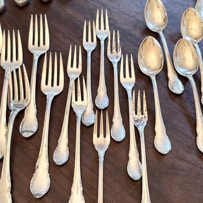 LUNT ~ Sterling Silver ~ Modern Victorian ~ 7 Piece Setting for 8 ~ *Read Details