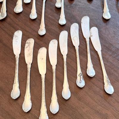 LUNT ~ Sterling Silver ~ Modern Victorian ~ 7 Piece Setting for 8 ~ *Read Details