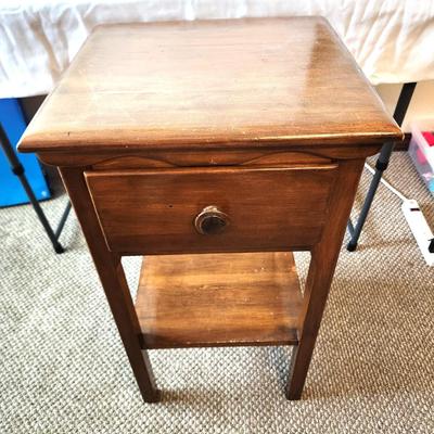 Lot #77 Vintage 1-drawer Side Table - Solid wood