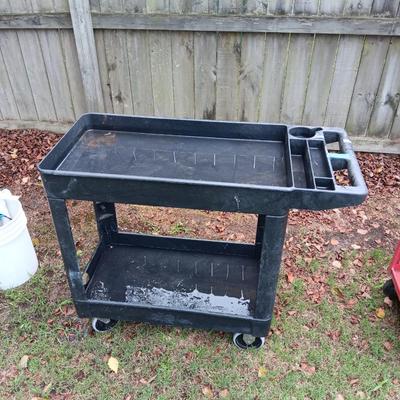 Rubbermaid Rolling Cart