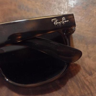 Ray Ban Sunglasses 2132