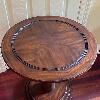 Solid Wood Inlaid Alligator Pedestal Side Table