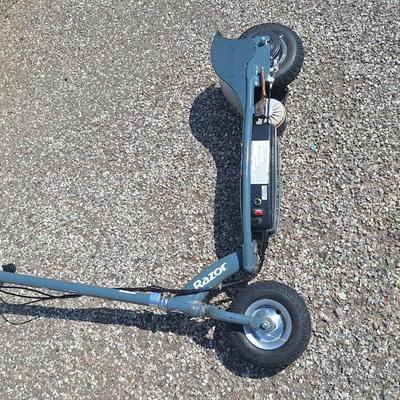 Electric razor scooter no cord
