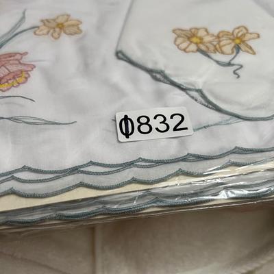 BIG Lot New in Package Bedding Dining Linens