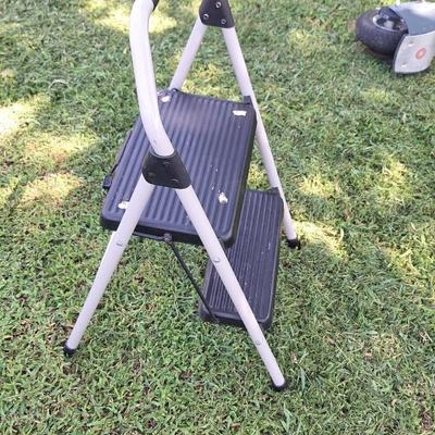 Two step step ladder