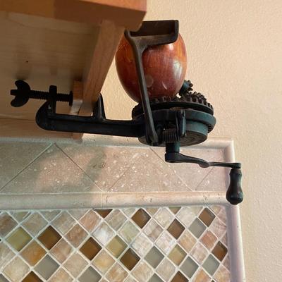 Apple peeler