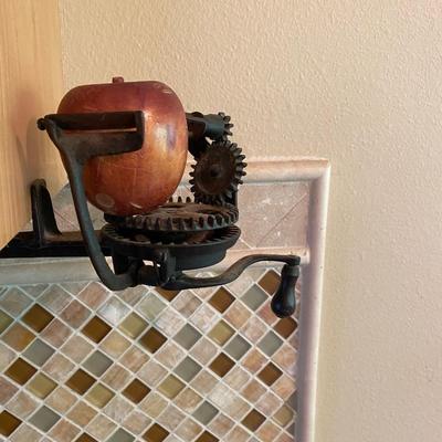 Apple peeler