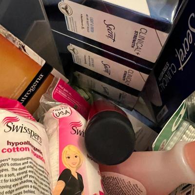 BIG Lot New Toiletries - Cetaphil, Neutrogena, Gillette