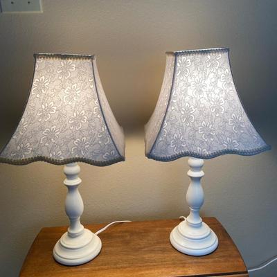 2 white wooden lamps w/shades