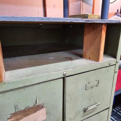 12-Drawer Storage/Work Bench (G-JS)