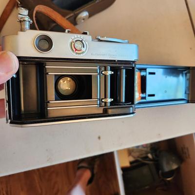 Vintage Petri 35mm Camera