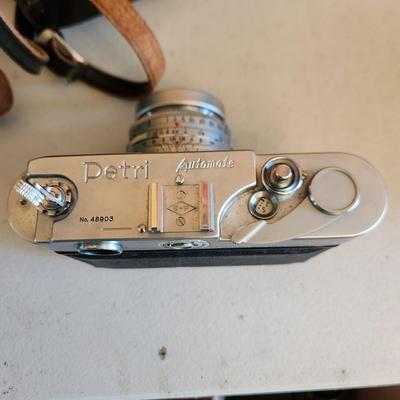 Vintage Petri 35mm Camera