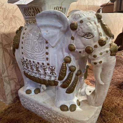 D4-Vintage ceramic elephant plant stand