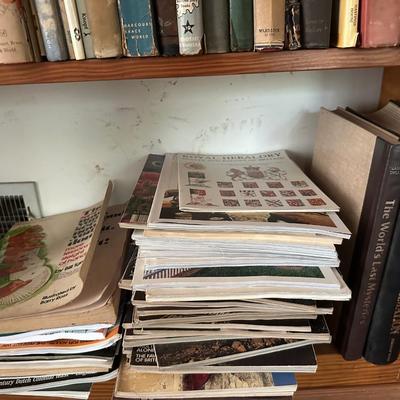 CONTENTS OF BOOKSHELF HUGE BOOK LOT