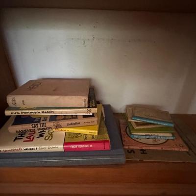 CONTENTS OF BOOKSHELF HUGE BOOK LOT