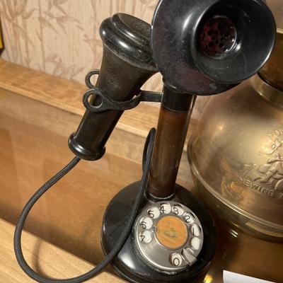 D23-Telephone, Clock and Spitoon