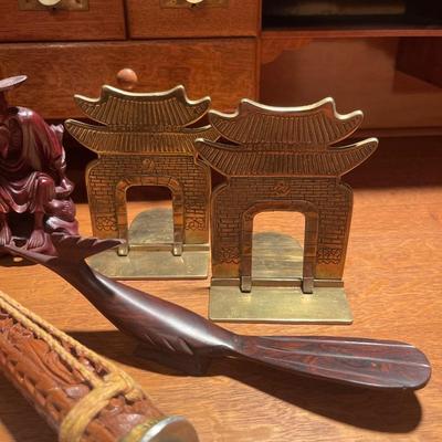 D36-Bookends, knife, wooden bird + more!!