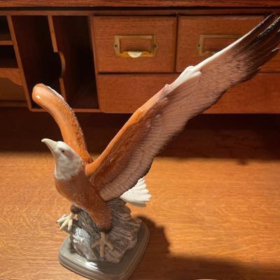 D37-Wood Carving, egg shaped stones and eagle figurine