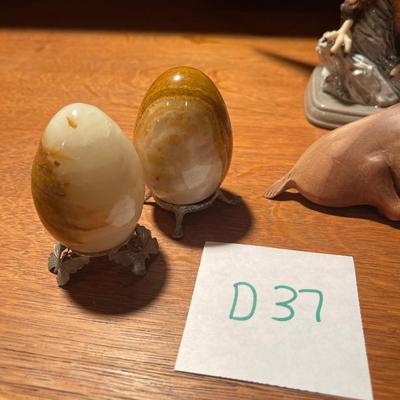 D37-Wood Carving, egg shaped stones and eagle figurine