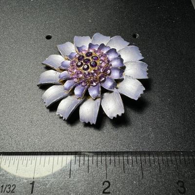 Metal flower brooch