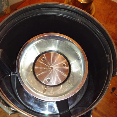 Waring Pro Juice Extractor- Model JEX328