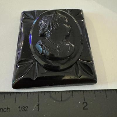 Mourning brooch