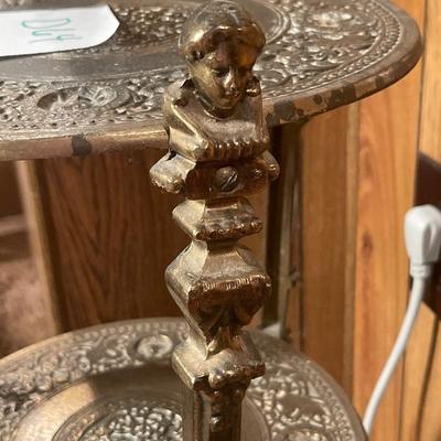 D64-Accent Table