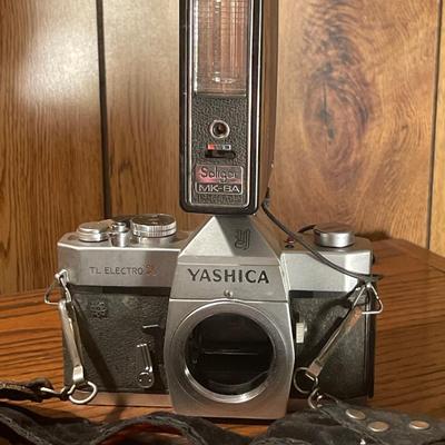 D79-Large Camera Lot