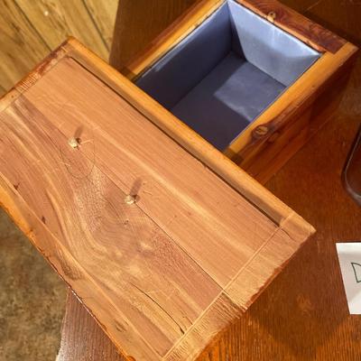 D80-Clock and Wooden Box