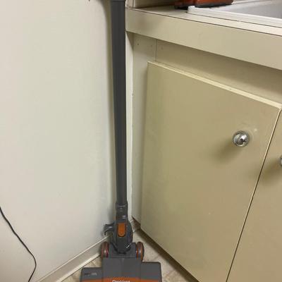 D94-Shark Rocket Vaccuum