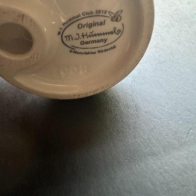 M l Hummel Goebel Figurine "LITTLE LUCK" HUM