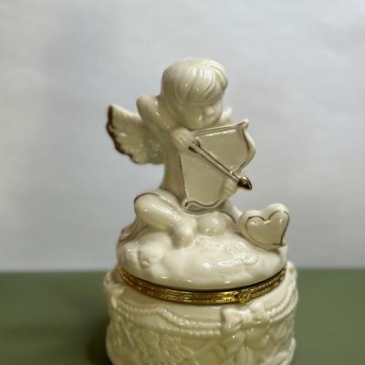 Angel Cherub With Dove White Ceramic Trinket Box with Gold Trim from SEI AH