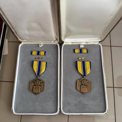 Vintage U.S. Air Force Medal In Presentation Box 15-m