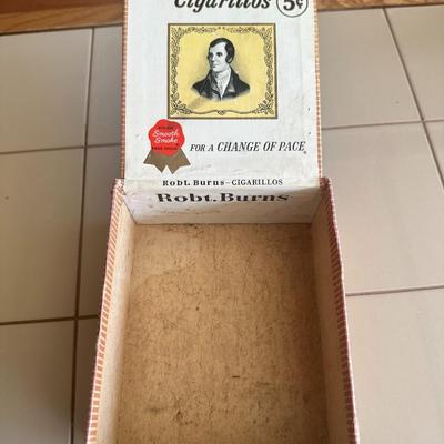 1970s ROBT. BURNS CIGARILLOS BOX