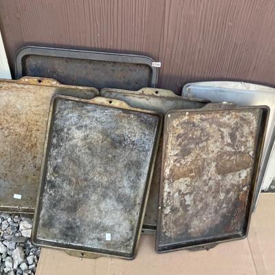 6 metal pans