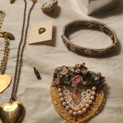 Jewelry lot including Waterford Crystal ring holder and Some Vintage Jewelry