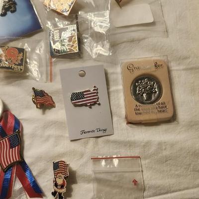 Vintage Lapel Pins Lot Hat Pin Tac Souvenir Enamel Pinbacks Brooch including Riverfest pins