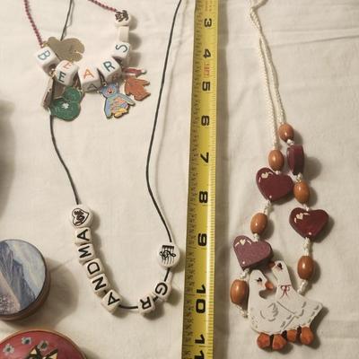 Jewelry lot Some Vintage Jewelry, Souvenir Enamel, Girl Scout BOOKMARK 1950s Green Trefoil