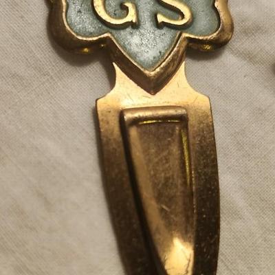 Jewelry lot Some Vintage Jewelry, Souvenir Enamel, Girl Scout BOOKMARK 1950s Green Trefoil