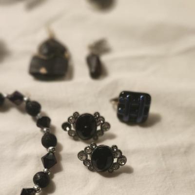 Jewelry lot including Some Vintage Jewelry including Rhodonite pendant necklace