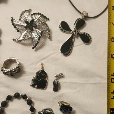 Jewelry lot including Some Vintage Jewelry including Rhodonite pendant necklace