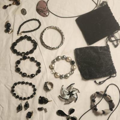 Jewelry lot including Some Vintage Jewelry including Rhodonite pendant necklace