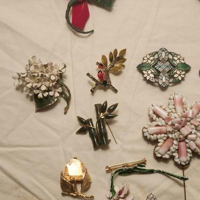 Jewelry lot including Some Vintage Jewelry, Rhinestone brooches, Fuzed Glass