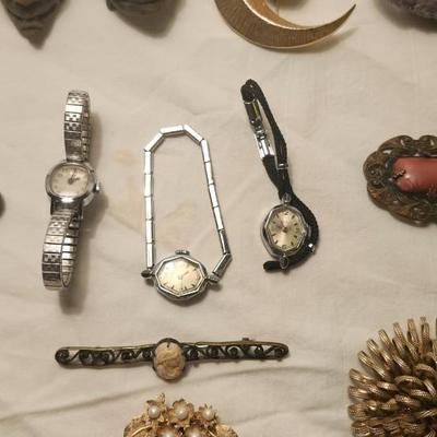 Jewelry lot including Some Vintage Jewelry, Rhinestone brooches, Fuzed Glass