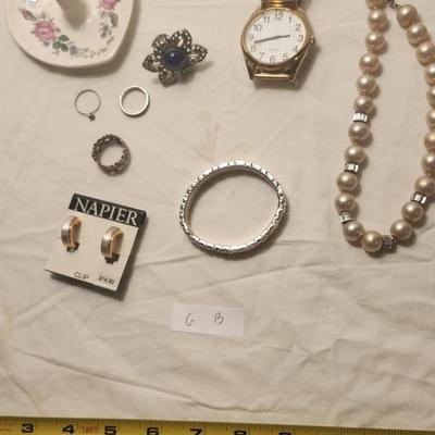 Jewelry lot including Some Vintage Jewelry including Porcelain Ring Holder Heart