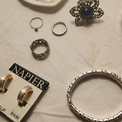 Jewelry lot including Some Vintage Jewelry including Porcelain Ring Holder Heart