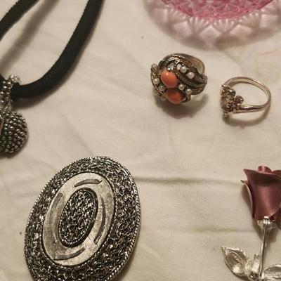 Jewelry lot including Some Vintage Jewelry, Fenton Pink Dusty Rose Color Round Ring Holder