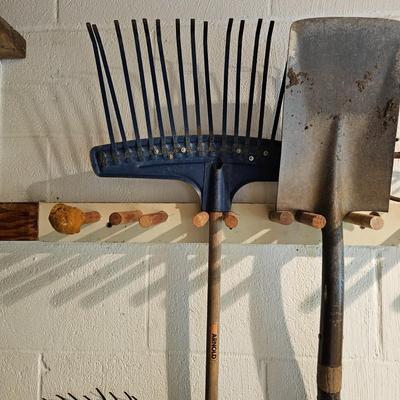 Assorted Yard Tools (G-JS)