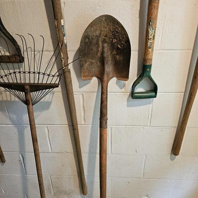 Assorted Yard Tools (G-JS)